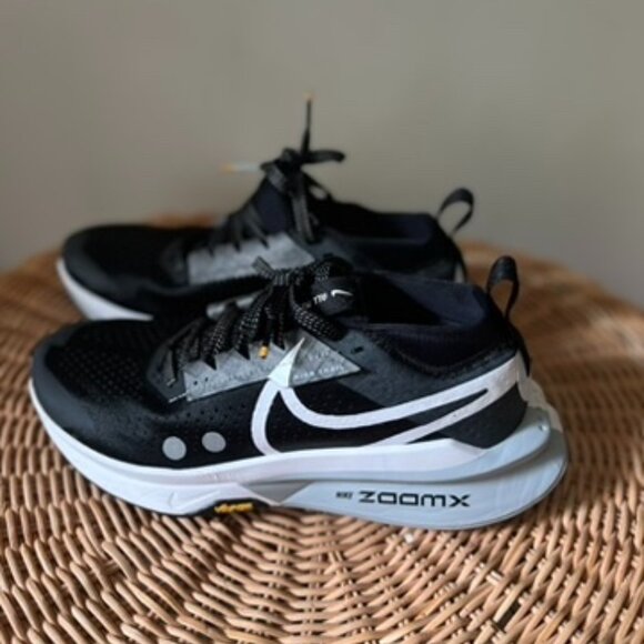 Nike Zegama 2 Womens Size 7.5 - Picture 2 of 6